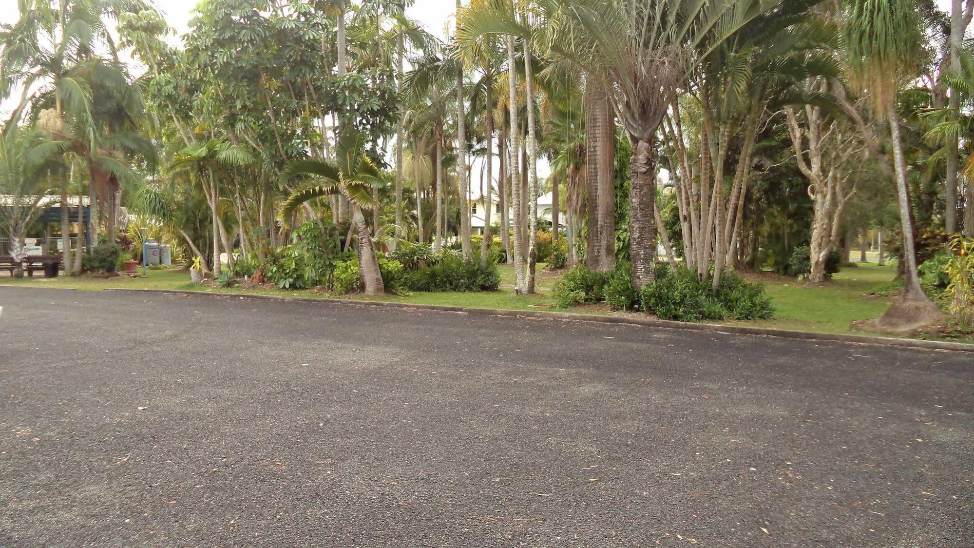 Tin Can Bay Motel エクステリア 写真