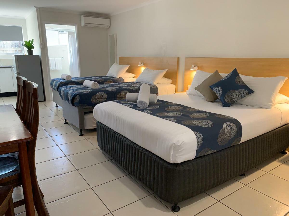 Tin Can Bay Motel エクステリア 写真
